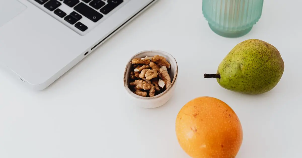 Cómo Mantener una Alimentación Equilibrada en el Trabajo