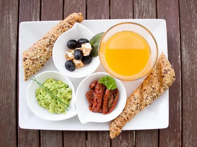 Cómo Fortalecer Tu Salud Emocional a Través de la Alimentación