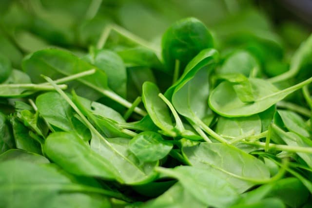 Cómo Aumentar tu Energía Naturalmente con Alimentación Saludable